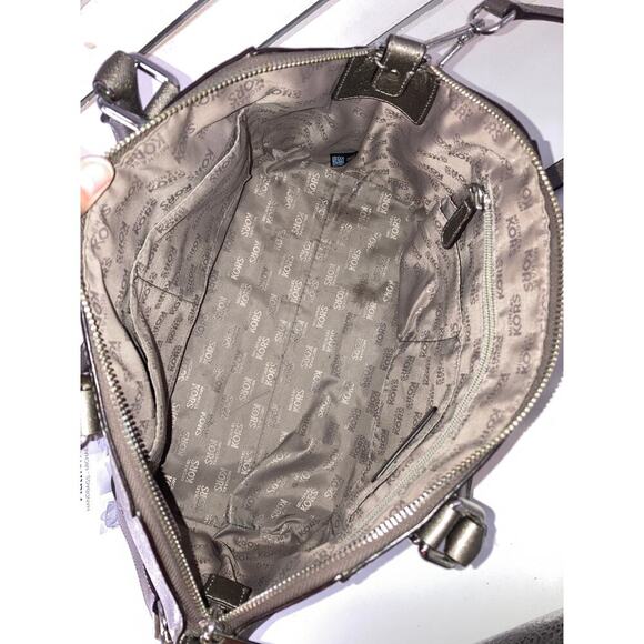 MICHAEL KORS, PUTER METALIC SAFFIANO LEATHER CROSSBODY BAG - Picture 14 of 16